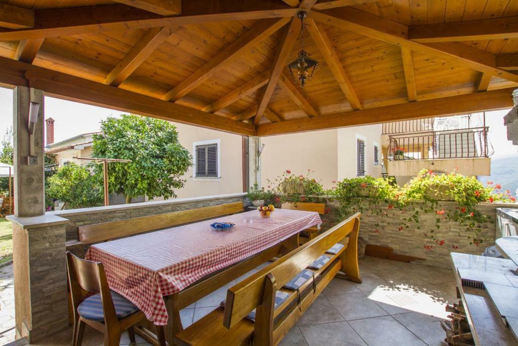 ArtApArt D Rabac Exterior foto