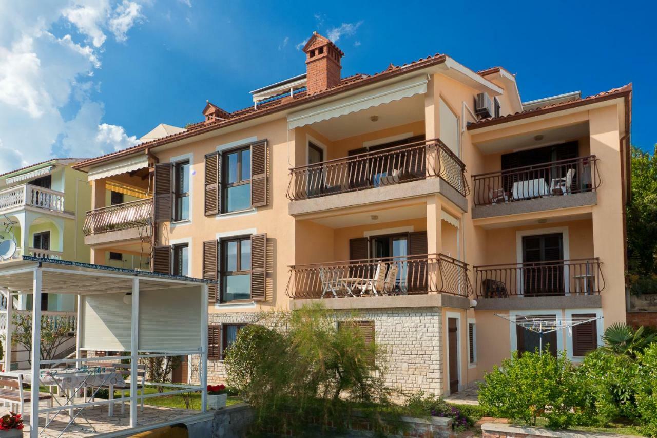 ArtApArt D Rabac Exterior foto